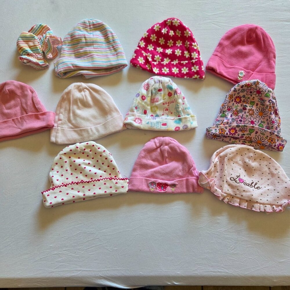 Lot of 10 Girls 0-6 Months Infant Baby Hats Beanies Knotted Caps 1 Mitten